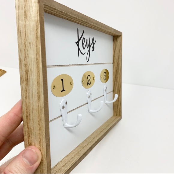 Crafty wooden shadow box key holder / rack / hooks - Picture 2 of 7
